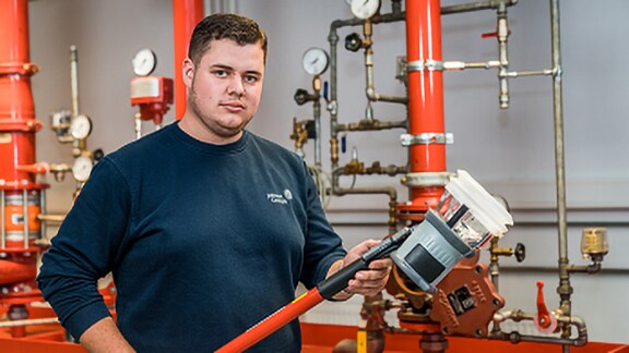 Man standing with holding the product